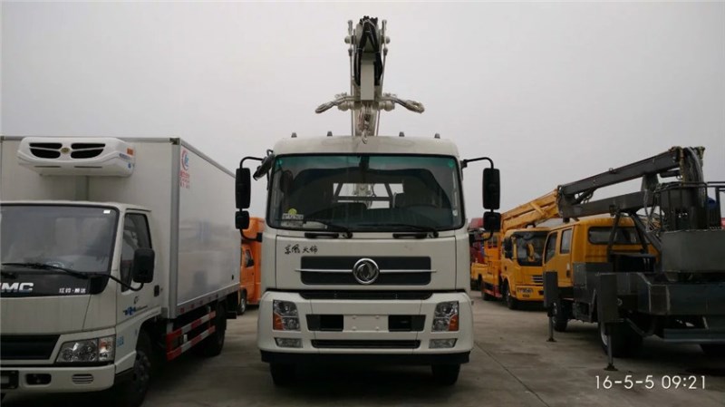 東風(fēng)天錦22米高空作業(yè)車正前方位圖